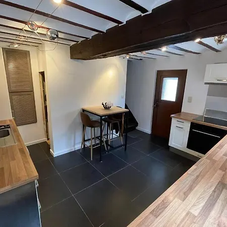 Дом отдыха Petite Maison 2 Personnes Proche Du Circuit F1 Ставело